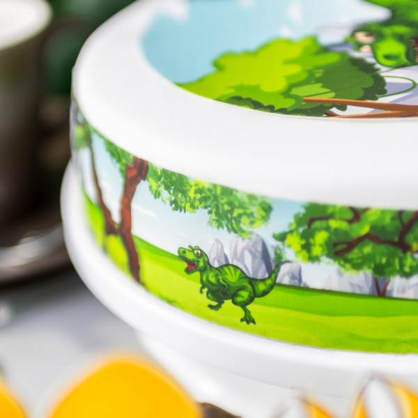 Torten-Dekor Set – Dinosaurier | Essbares Set mit Tortenband, Tortenaufleger (20 cm) & 5 Einsteckobl